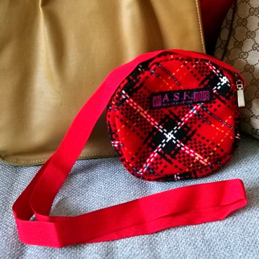 Red Chequered Crossbody Knit Bag